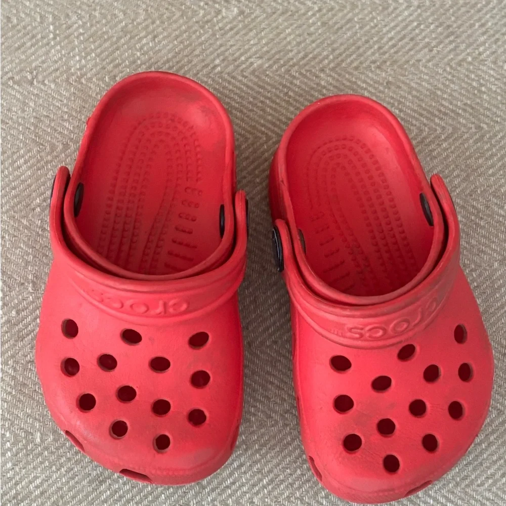 Unisex Baby Crocs in Varsity Red | Size 4 / 5